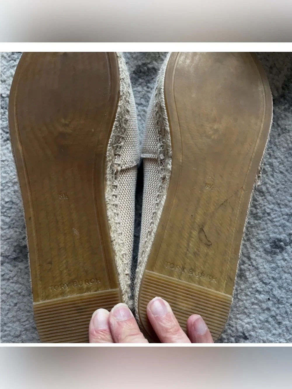 Tory Burch Elegant espadrilles with a black logo accent